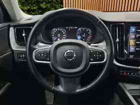 Volvo XC60 (2021) thumbnail 11