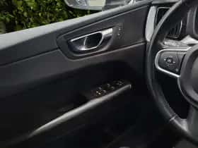 Volvo XC60 (2021) thumbnail 12