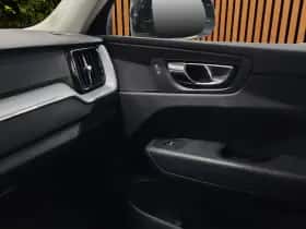 Volvo XC60 (2021) thumbnail 18