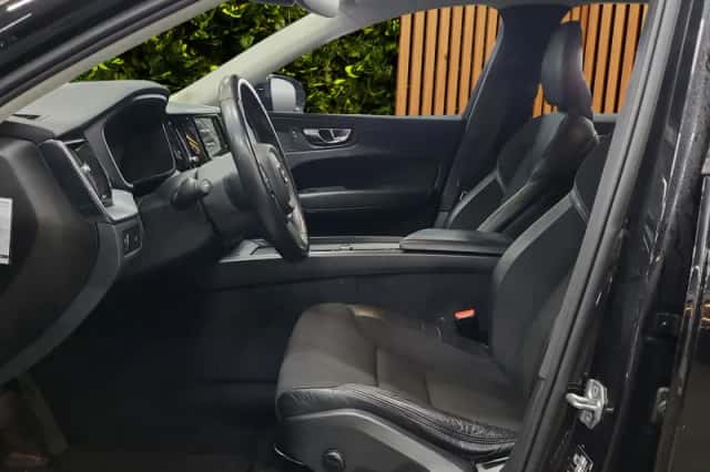 Volvo XC60 (2021) thumbnail 5