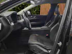 Volvo XC60 (2021) thumbnail 5
