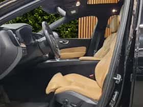Volvo XC60 (2021) thumbnail 4