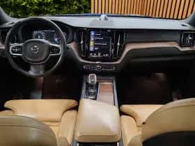Volvo XC60 (2021) thumbnail 10