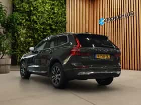 Volvo XC60 (2022) thumbnail 2
