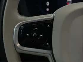 Volvo XC60 (2022) thumbnail 16