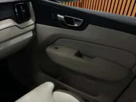 Volvo XC60 (2022) thumbnail 23