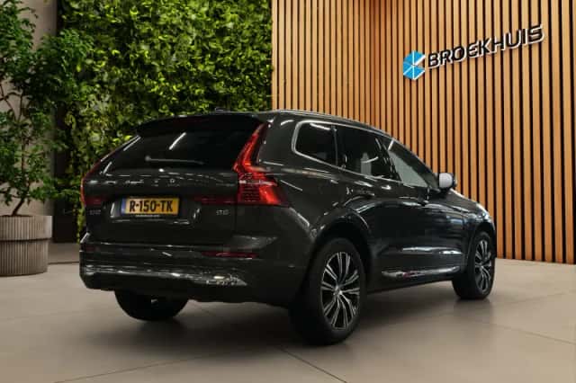 Volvo XC60 (2022) thumbnail 5