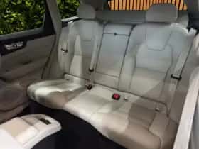 Volvo XC60 (2022) thumbnail 9