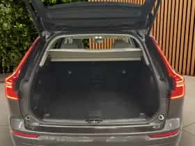 Volvo XC60 (2022) thumbnail 10