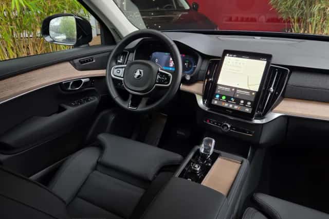 Volvo XC90 (2025) thumbnail 3