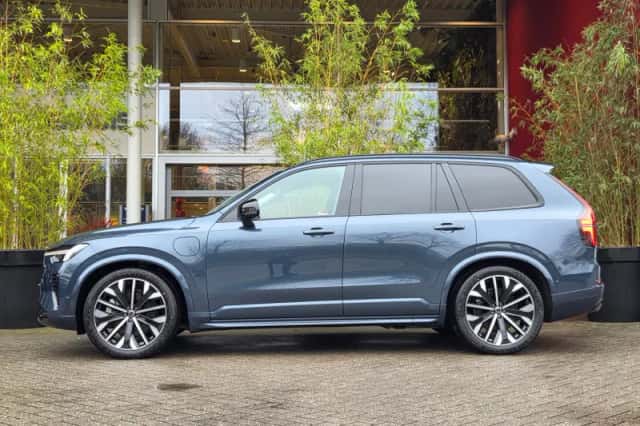 Volvo XC90 (2025) thumbnail 4