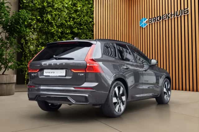 Volvo XC60 (2024) thumbnail 2