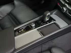 Volvo XC60 (2024) thumbnail 17