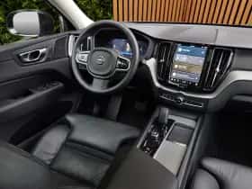 Volvo XC60 (2024) thumbnail 3