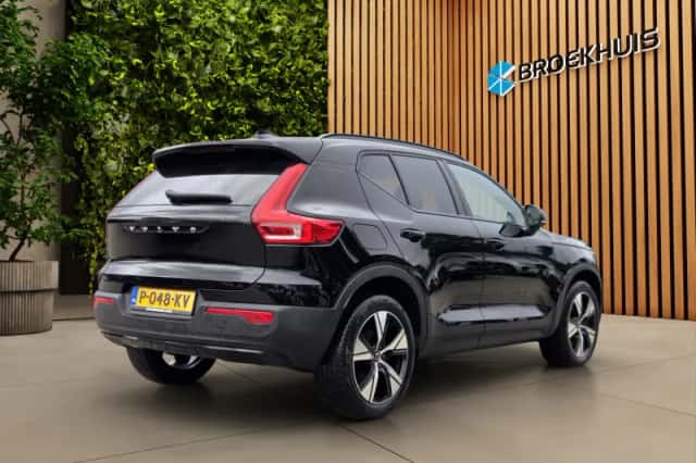 Volvo XC40 (2022) thumbnail 2
