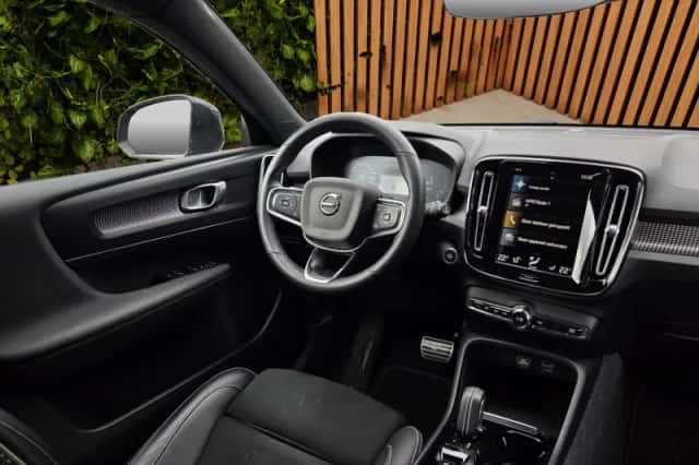 Volvo XC40 (2022) thumbnail 3