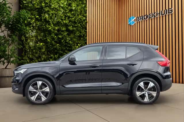 Volvo XC40 (2022) thumbnail 4