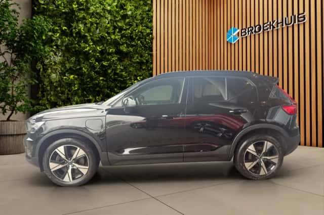 Volvo XC40 (2022) thumbnail 4