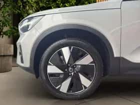 Volvo EX40 (2024) thumbnail 18
