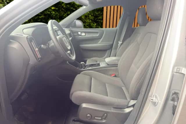 Volvo EX40 (2024) thumbnail 4