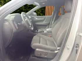Volvo EX40 (2024) thumbnail 4