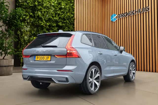 Volvo XC60 (2022) thumbnail 2