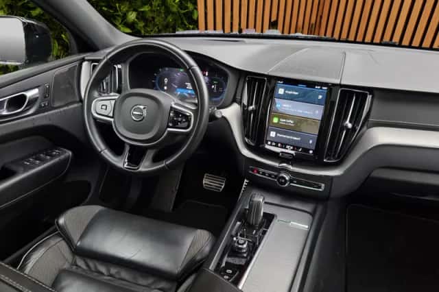 Volvo XC60 (2022) thumbnail 3