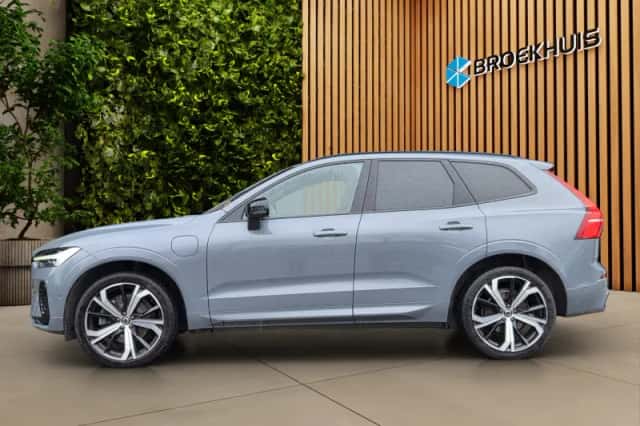 Volvo XC60 (2022) thumbnail 4