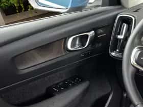 Volvo XC40 (2023) thumbnail 18