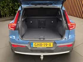 Volvo XC40 (2023) thumbnail 8