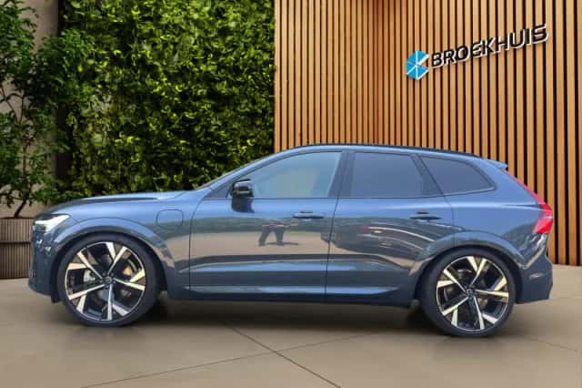Volvo XC60 (2025) thumbnail 2