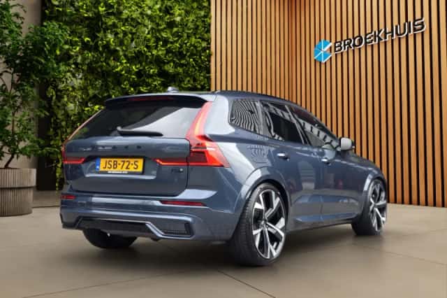 Volvo XC60 (2025) thumbnail 2