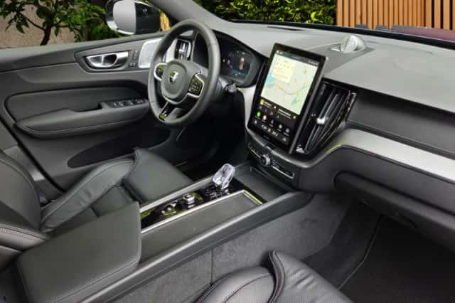 Volvo XC60 (2025) thumbnail 3
