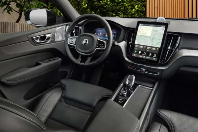Volvo XC60 (2025) thumbnail 3