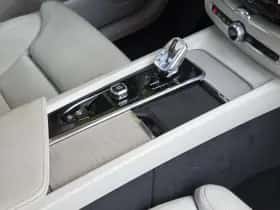 Volvo XC60 (2022) thumbnail 18