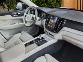 Volvo XC60 (2022) thumbnail 3