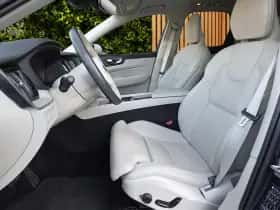 Volvo XC60 (2022) thumbnail 5