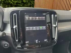 Volvo XC40 (2022) thumbnail 15