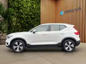 Volvo XC40 (2022) thumbnail 3