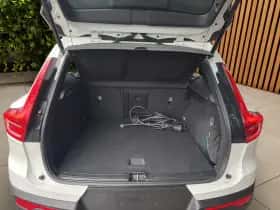 Volvo XC40 (2022) thumbnail 7