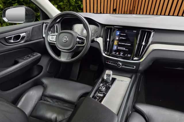 Volvo V60 (2020) thumbnail 3