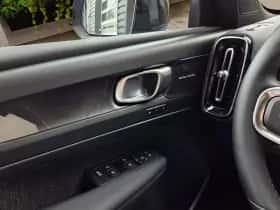 Volvo EX40 (2025) thumbnail 18
