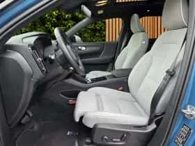 Volvo EX40 (2025) thumbnail 5