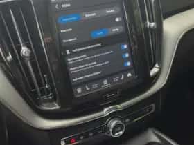 Volvo XC60 (2022) thumbnail 16