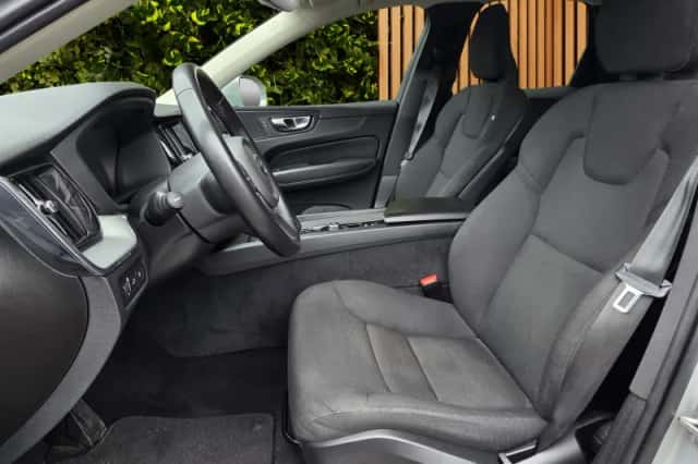 Volvo XC60 (2022) thumbnail 6