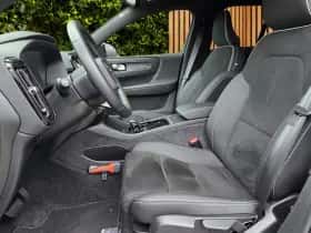 Volvo EX40 (2024) thumbnail 6