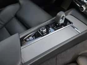 Volvo XC60 (2024) thumbnail 15