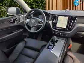 Volvo XC60 (2024) thumbnail 3