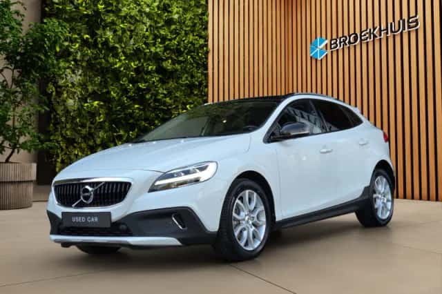 Volvo V40 (2019) thumbnail 1