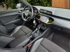 Audi Q3 (2019) thumbnail 4